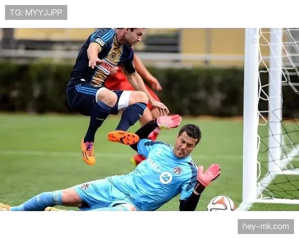 门将阻挡进攻球员是否犯规？规则如何界定合理防守与非法阻挡
